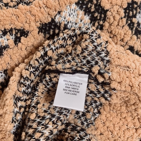 ❌SOLD❌ Freshman Leopard Print Popcorn Knit Sweater Fuzzy Fluffy Neutral Large - Picture 8 of 8